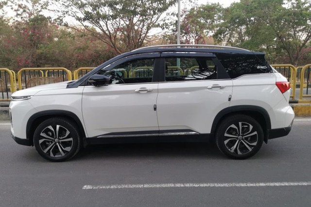 Second-hand 2023 MG Hector Plus Sharp Pro CVT 7 Str 2023-2025 for sale in Pune