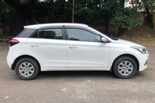 Hyundai i20 1.4 Sportz Second-hand 2018 Hyundai i20 1.4 Sportz for sale in New Delhi