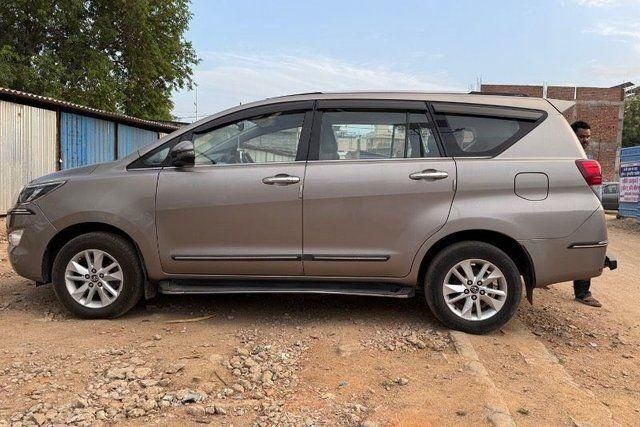Toyota Innova Crysta 2.4 VX MT BSIV Second-hand 2018 Toyota Innova Crysta 2.4 VX MT BSIV for sale in Jhansi