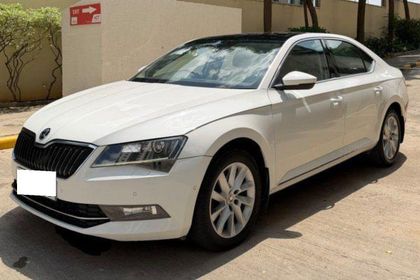 2020 Skoda Superb Laurin & klement बीएस6