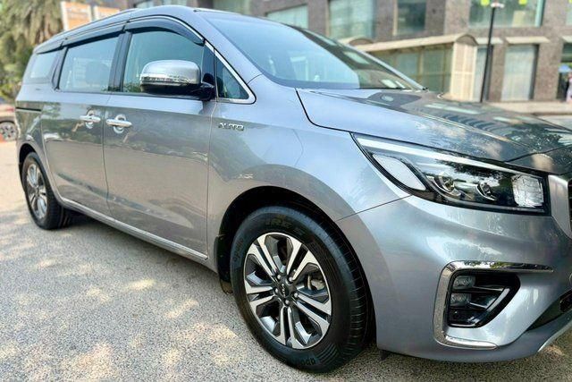 Second-hand 2022 Kia Carnival Prestige for sale in New Delhi