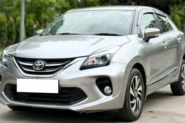 Second-hand 2021 Toyota Glanza वी सीवीटी for sale in New Delhi