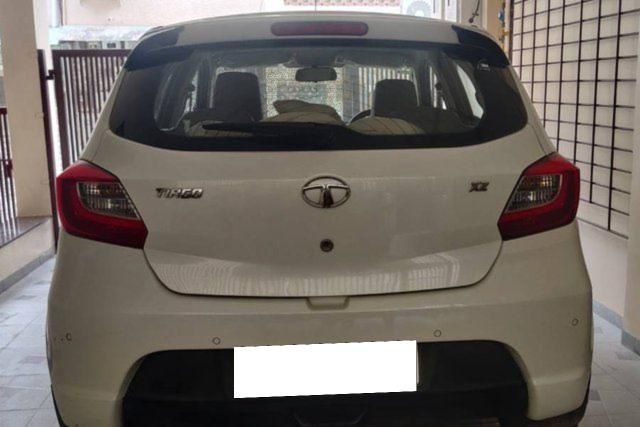 Tata Tiago 1.2 Revotron XZ Second-hand 2017 Tata Tiago 1.2 Revotron XZ for sale in Vadodara
