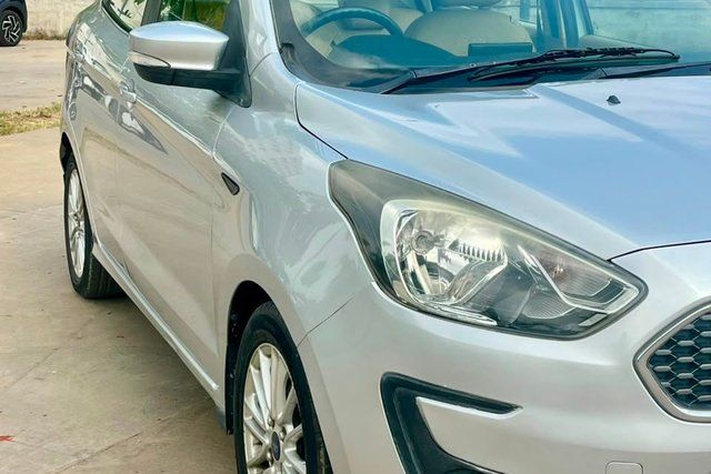 Used Ford Aspire Titanium Plus in Ahmedabad
