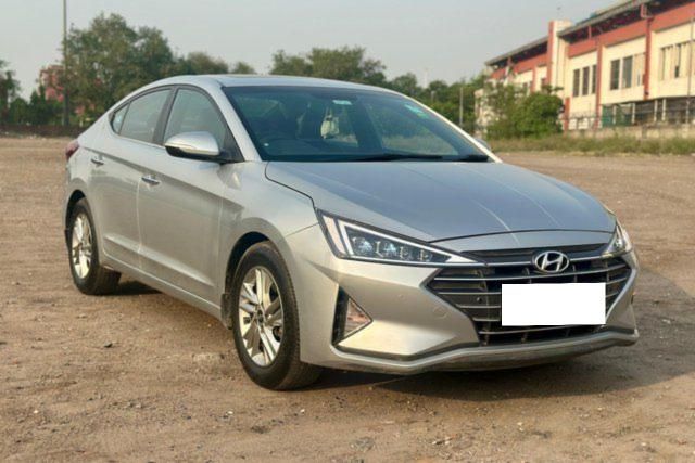 Second-hand 2020 Hyundai Elantra VTVT एसएक्स ऑप्शन AT for sale in New Delhi