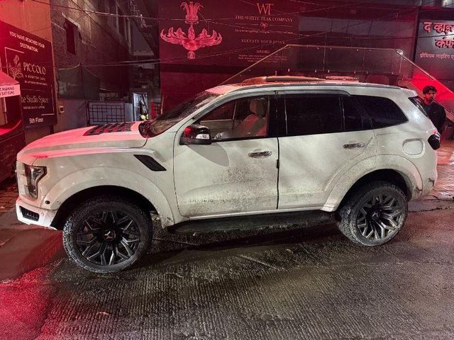 Ford Endeavour 3.2 Titanium AT 4X4 Second-hand 2017 Ford Endeavour 3.2 Titanium AT 4X4 for sale in Indore