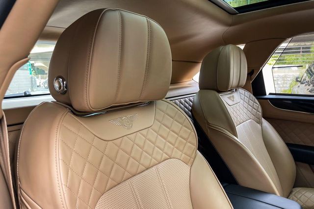 Bentley Bentayga 6.0 W12 Second-hand 2016 Bentley Bentayga 6.0 W12 for sale in Mumbai