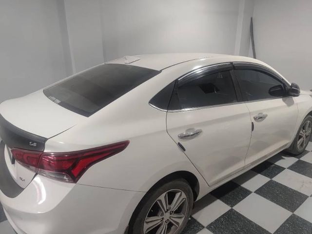 Second-hand 2020 Hyundai Verna VTVT 1.6 एसएक्स for sale in Varanasi
