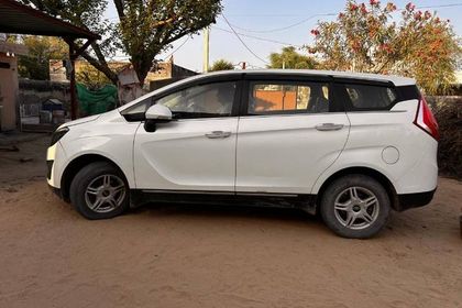2019 Mahindra Marazzo M6