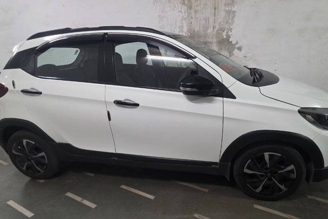 Tata Tiago NRG XZA AMT Second-hand 2025 Tata Tiago NRG XZA AMT for sale in Surat