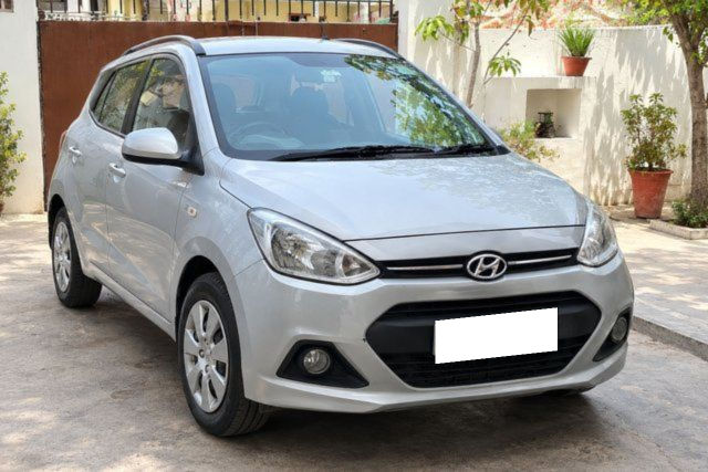 Second-hand 2016 Hyundai Grand i10 स्पोर्टज़ for sale in Kanpur