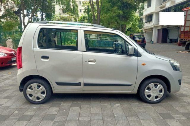 Second-hand 2016 Maruti Suzuki Wagon R AMT VXI for sale in Mumbai