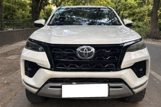 Second-hand 2018 Toyota Fortuner 2.8 2WD MT बीएस4 for sale in New Delhi