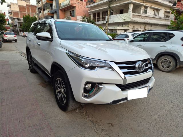Second-hand 2017 Toyota Fortuner 2.8 4WD AT BSIV for sale in New Delhi