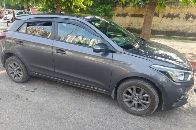 Hyundai i20 एस्टा ऑप्शन CVT बीएस4 Second-hand 2018 Hyundai i20 एस्टा ऑप्शन CVT बीएस4 for sale in Noida