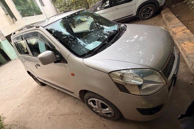 Second-hand 2016 Maruti Suzuki Wagon R वीएक्सआई ऑप्शनल for sale in Agra