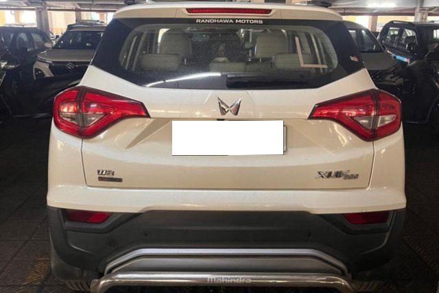 Second-hand 2023 Mahindra XUV300 W8 Opt AMT for sale in Mumbai