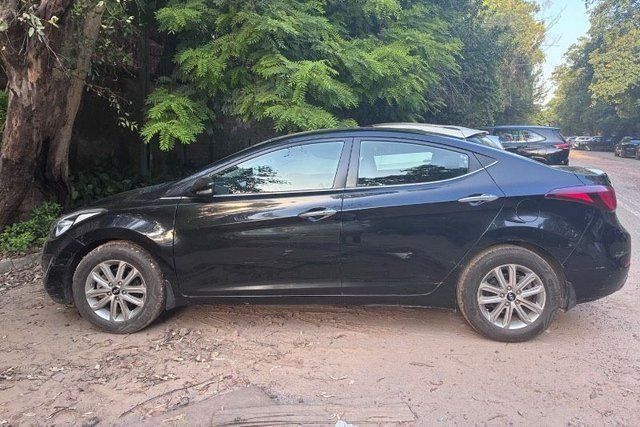 Hyundai Elantra SX AT Second-hand 2015 Hyundai Elantra SX AT for sale in New Delhi