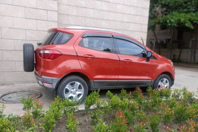 Ford Ecosport 1.5 TDCi Trend BSIV Second-hand 2016 Ford Ecosport 1.5 TDCi Trend BSIV for sale in North 24 Parganas