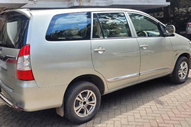 Second-hand 2007 Toyota Innova 2.5 G (Diesel) 7 Seater BS III for sale in Pune