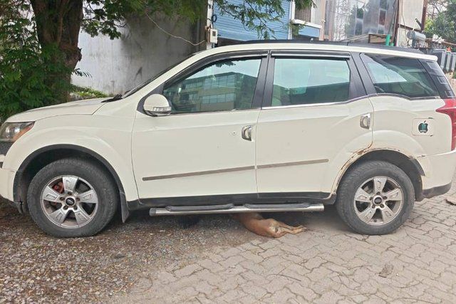 Second-hand 2013 Mahindra XUV500 W8 FWD for sale in Surat