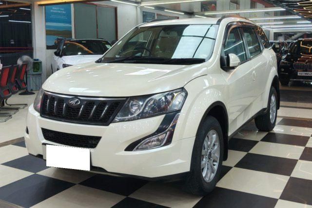 Second-hand 2016 Mahindra XUV500 AT W8 FWD for sale in Bangalore