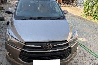 2020 Toyota Innova Crysta 2.4 जी 7 STR