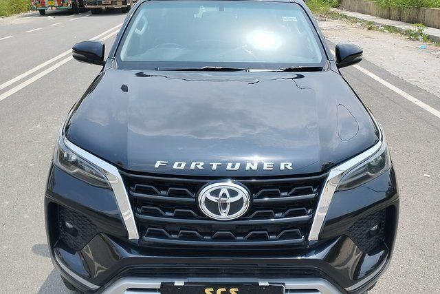Second-hand 2023 Toyota Fortuner 4X2 Diesel AT for sale in New Delhi