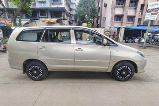 Used 2.5 G (Diesel) 8 Seater BS III