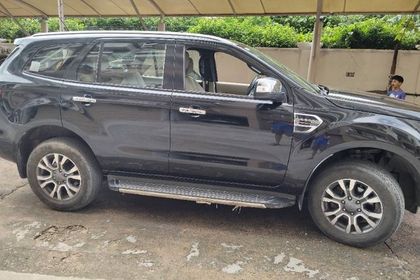 2021 Ford Endeavour Titanium Plus 4X2 AT