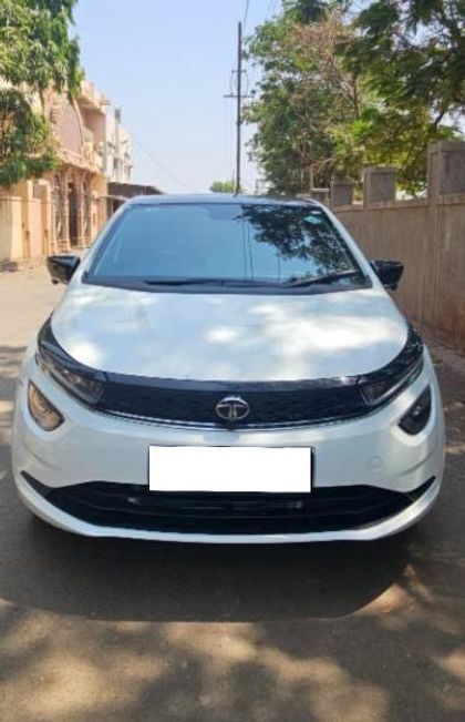 2025 Tata Altroz XZ Plus OS CNG
