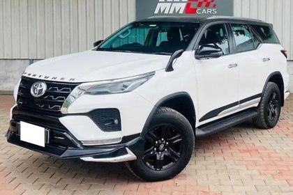 2025 टोयोटा फॉर्च्यूनर Leader Edition 4x2 Diesel