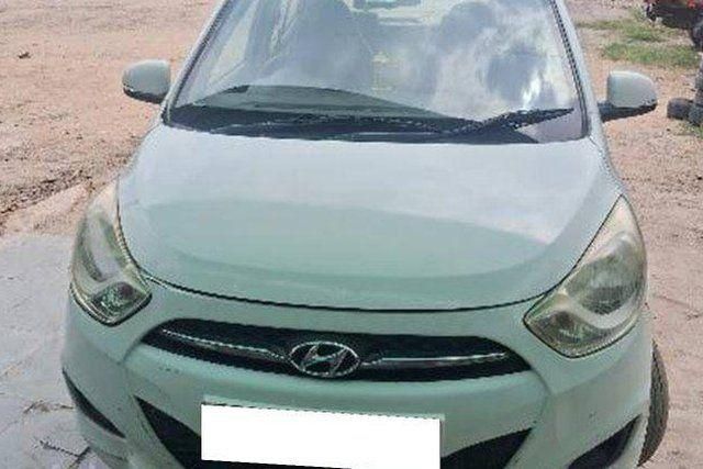 Hyundai i10 Sportz Second-hand 2012 Hyundai i10 Sportz for sale in Ahmedabad