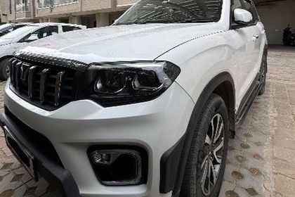 2025 महिंद्रा स्कॉर्पियो एन Z8T Diesel AT