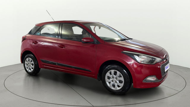 Second-hand 2015 Hyundai i20 स्पोर्टज़ 1.2 for sale in Noida