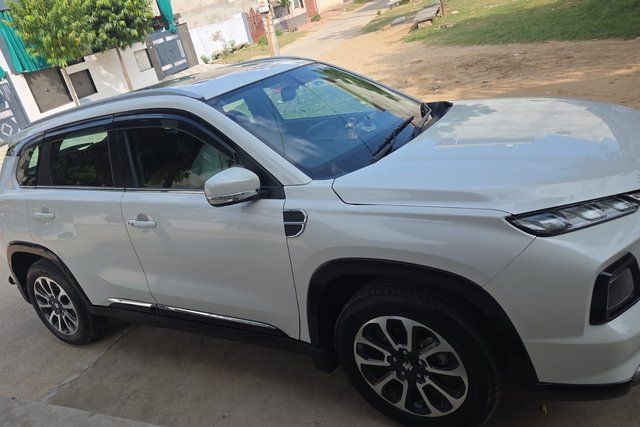 Second-hand 2024 Maruti Suzuki Grand Vitara जेटा प्लस हाइब्रिड सीवीटी ड्युअल टोन for sale in Jaipur