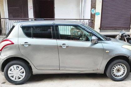 2017 Maruti Suzuki Swift LXI Optional-O
