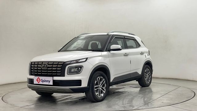 Second-hand 2024 Hyundai Venue HX 10 Turbo DCT for sale in Chennai