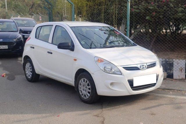 Hyundai i20 1.2 Era Second-hand 2012 Hyundai i20 1.2 Era for sale in Hyderabad