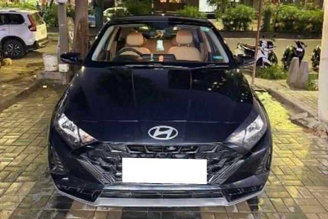 Second-hand 2023 Hyundai i20 स्पोर्टज़ for sale in Ahmedabad
