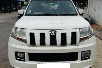 2017 महिंद्रा टीयूवी 300 T8