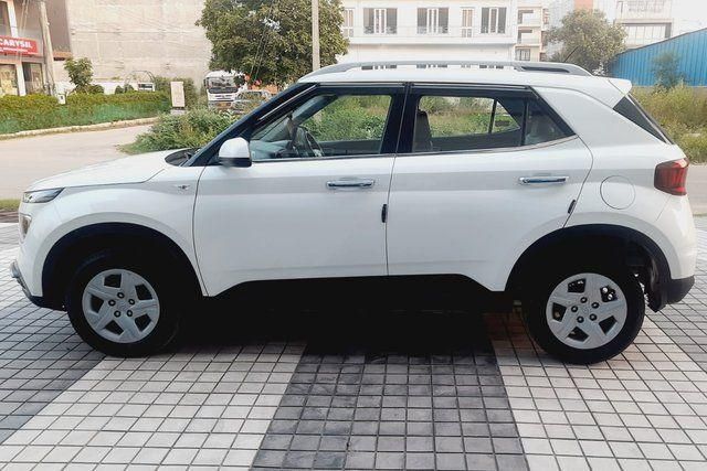 Hyundai Venue S BSIV Second-hand 2020 Hyundai Venue S BSIV for sale in Chandigarh