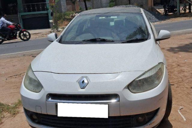 Second-hand 2013 Renault Fluence Diesel E2 for sale in Auraiya
