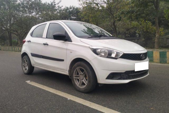 Second-hand 2018 Tata Tiago 1.2 Revotron एक्सएम for sale in New Delhi