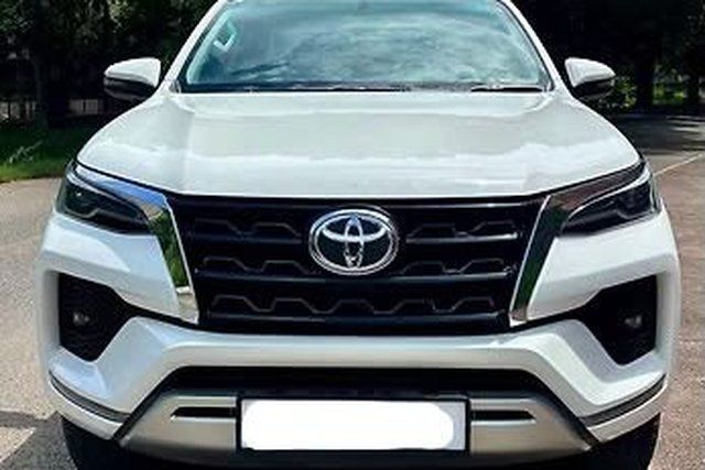 Second-hand 2024 Toyota Fortuner 4X2 AT for sale in New Delhi