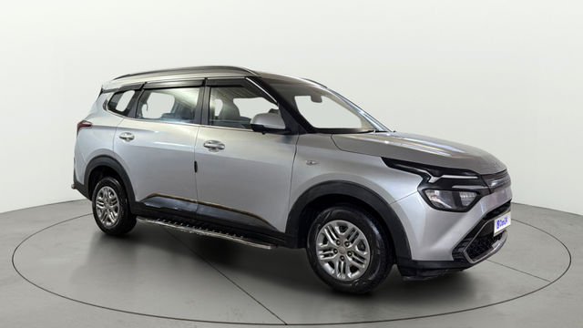 Second-hand 2023 Kia Carens प्रीमियम for sale in New Delhi