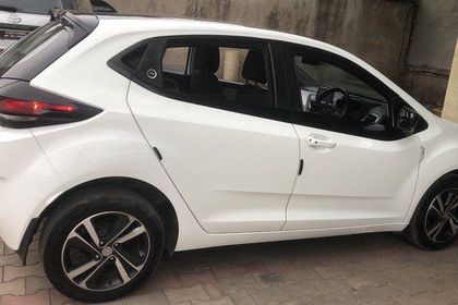 2024 टाटा अल्ट्रोज़ XZ Diesel