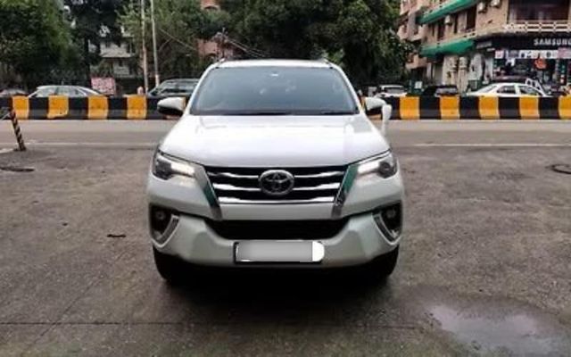 Second-hand 2018 Toyota Fortuner 2.8 2WD AT BSIV for sale in New Delhi