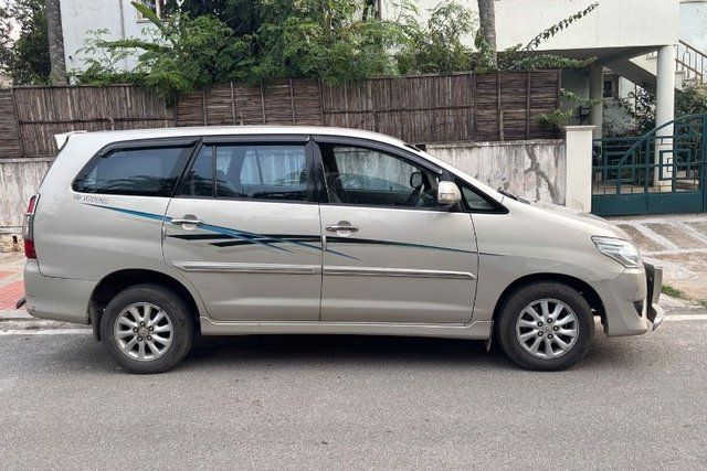 Toyota Innova 2.5 VX (Diesel) 7 Seater Second-hand 2012 Toyota Innova 2.5 VX (Diesel) 7 Seater for sale in Bangalore
