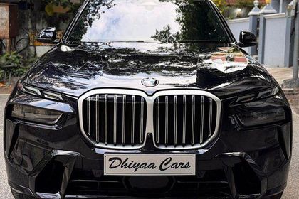 2024 BMW X7 एक्सड्राइव40डी एम स्पोर्ट